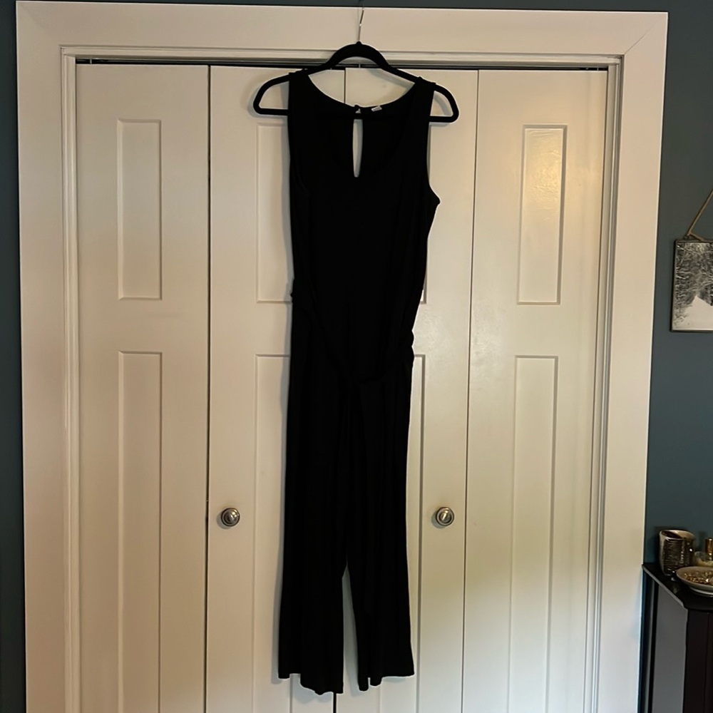 Sleeveless jumpsuit